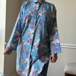 The prettiest muted toned Hawaiian tropical long tunic blouse kimono button up